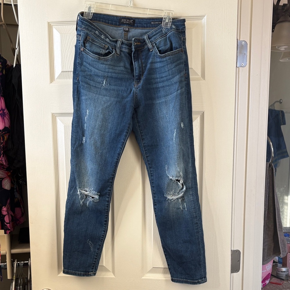 Just Blue Distressed Blue Ankle Jeans Size 11/30